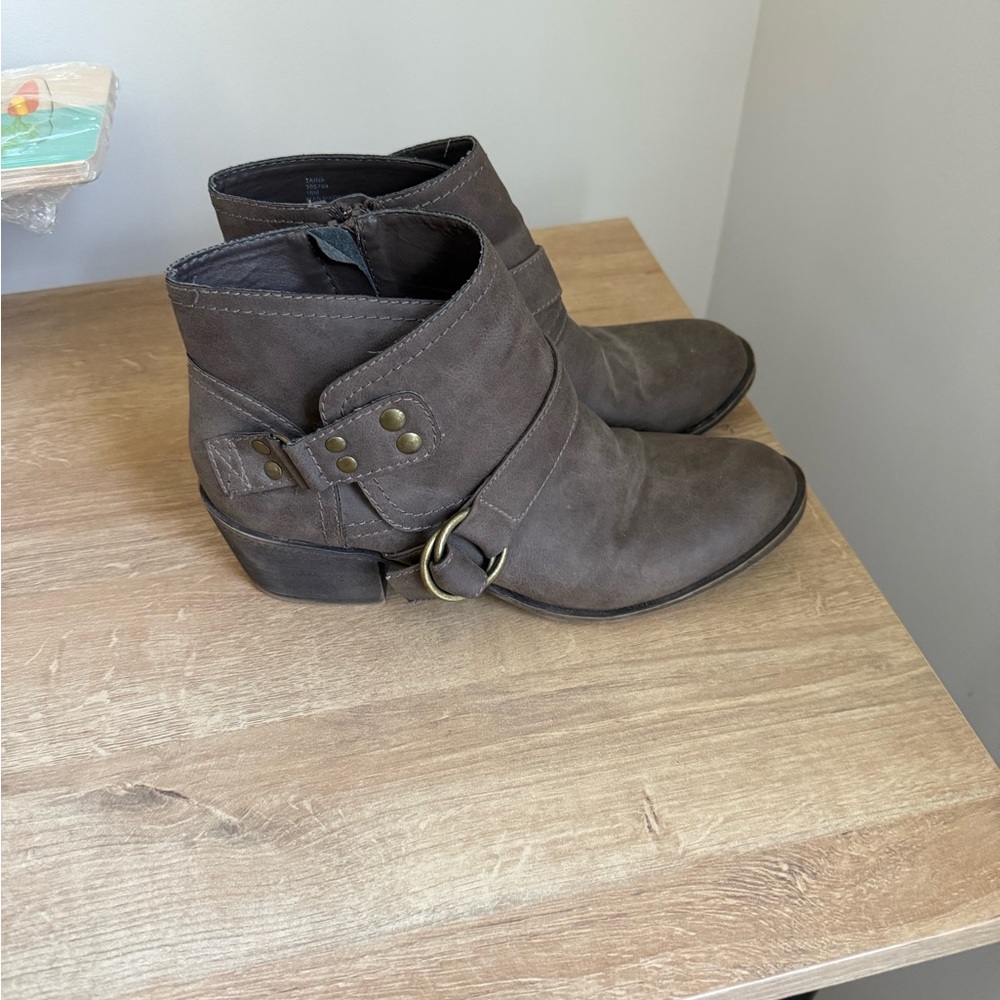 Sugar Boots Size 10
